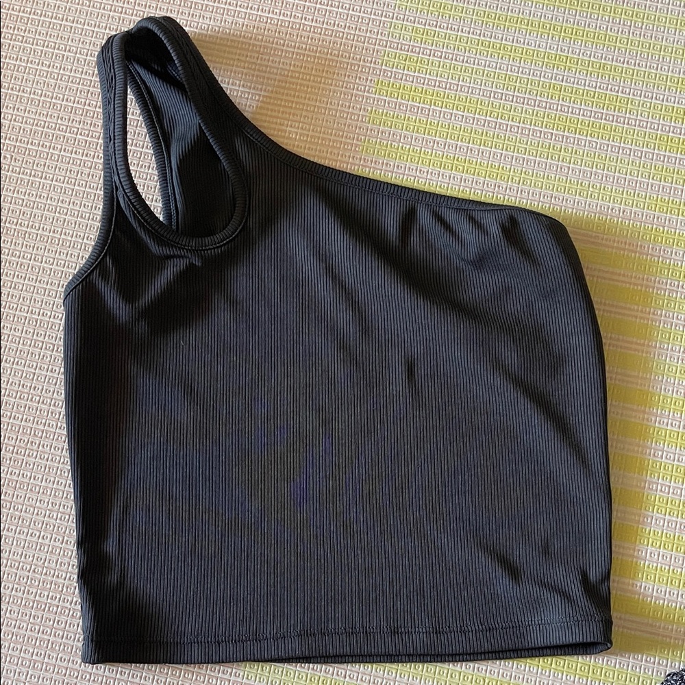 Black One-Shoulder Ribbed Crop Top